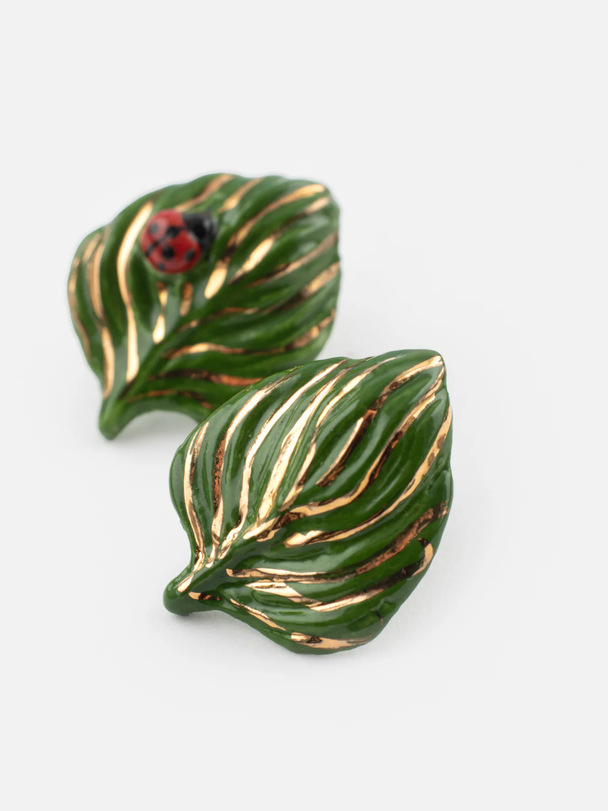 Boucles d'oreilles puces - feuille et coccinelle - Image 4